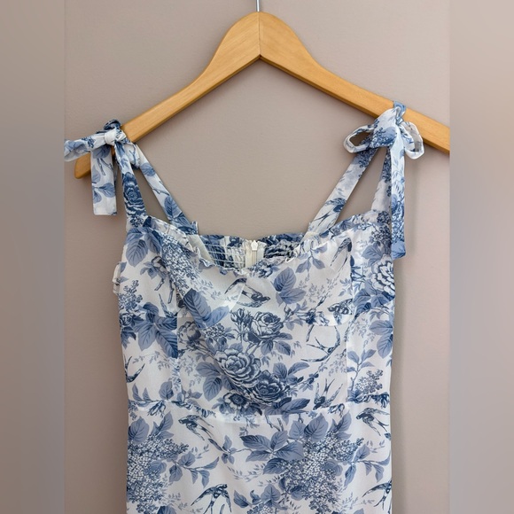 Reformation Chicwish Blue and Cream Floral Maxi Dress with adjustable straps M - Picture 3 of 5